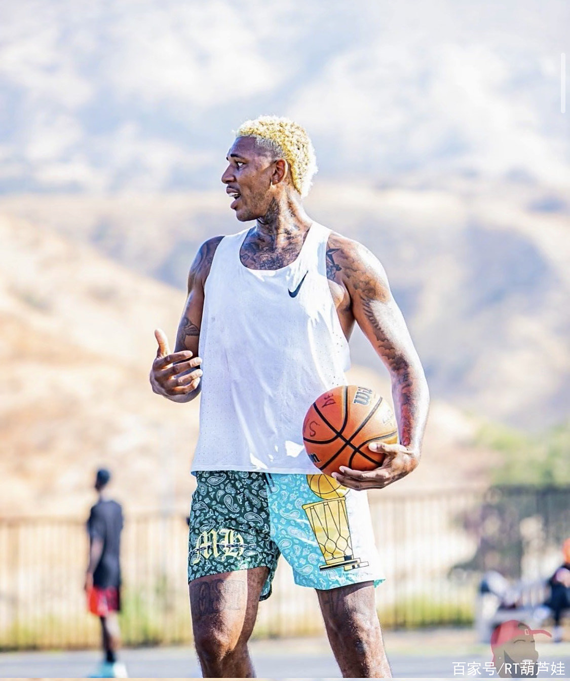 按住不动 按住不动