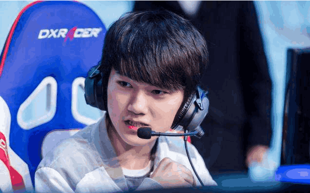 的拉开站位 的拉开站位